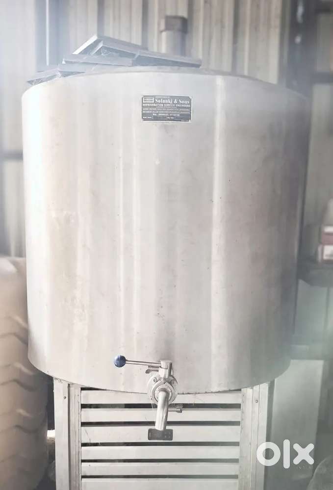 Bulk milk cooler