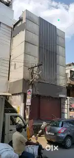 2700sqft showroom for rent independent building with lift main market
