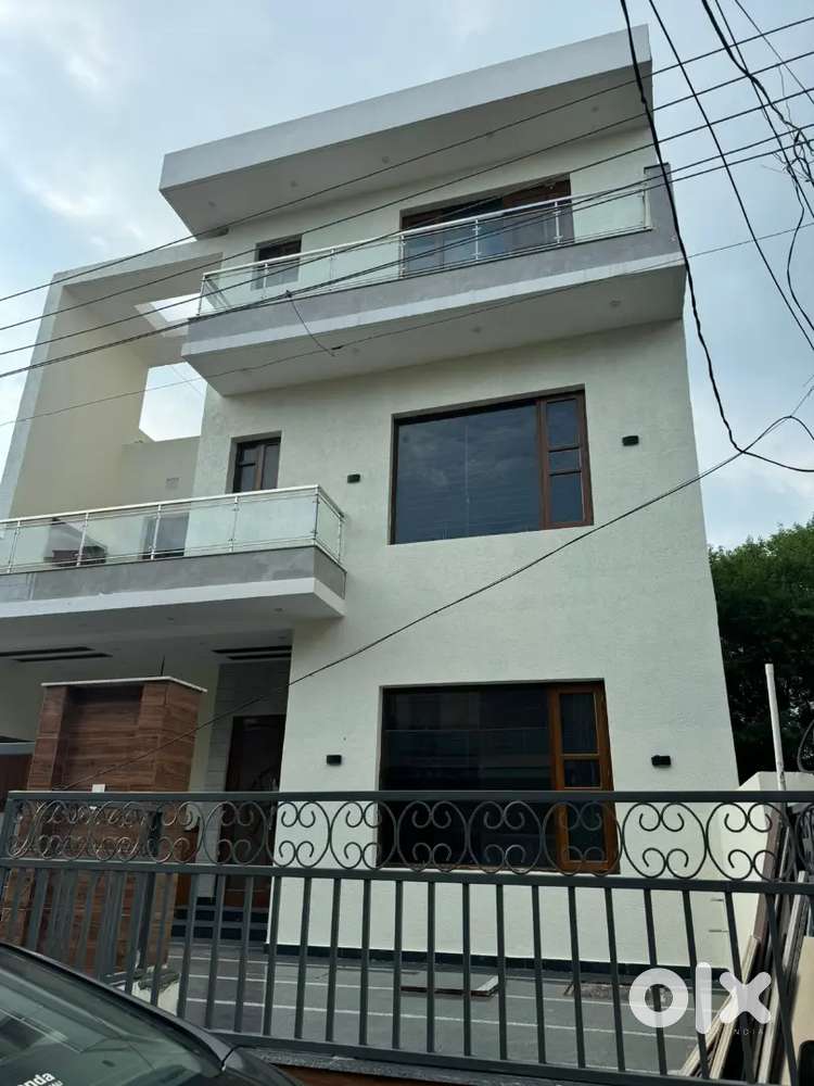 5BHK Luxurious House Near Gopal Sweet In Sec125 Sunny Enclave Kharar