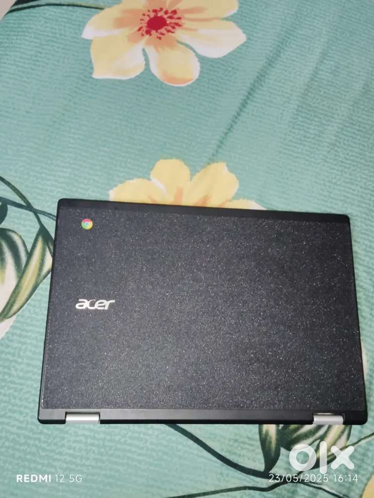 This crome book laptop is foldable  screen touch, charger ,Kuwait Bill