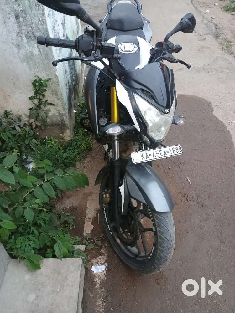 NS200 Bajaj best showroom condition Bannur super maintenance .