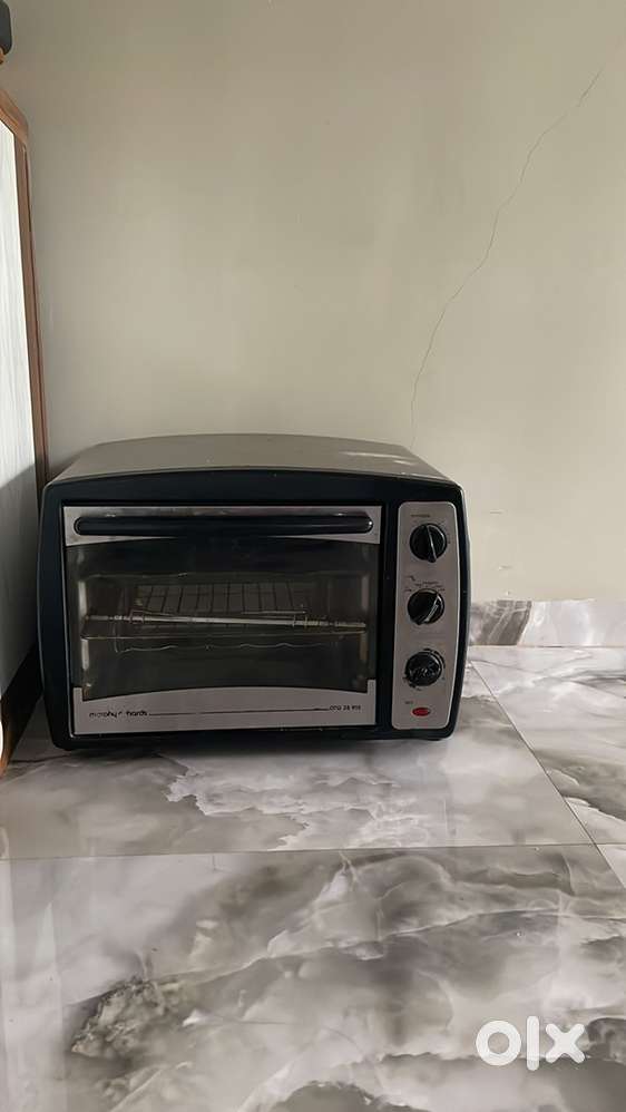 Oven of capacity 180 litre , in good condition