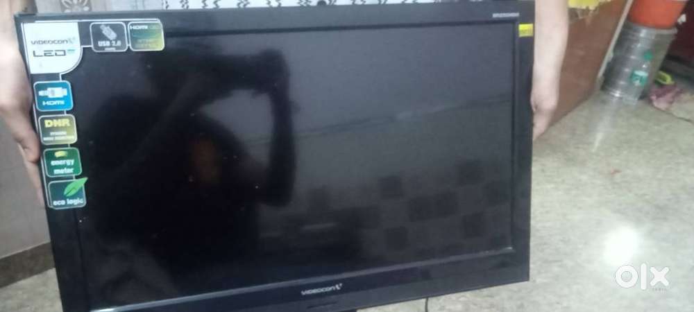Videocon 24 inch LED TV- with remote & box, slight screen issue