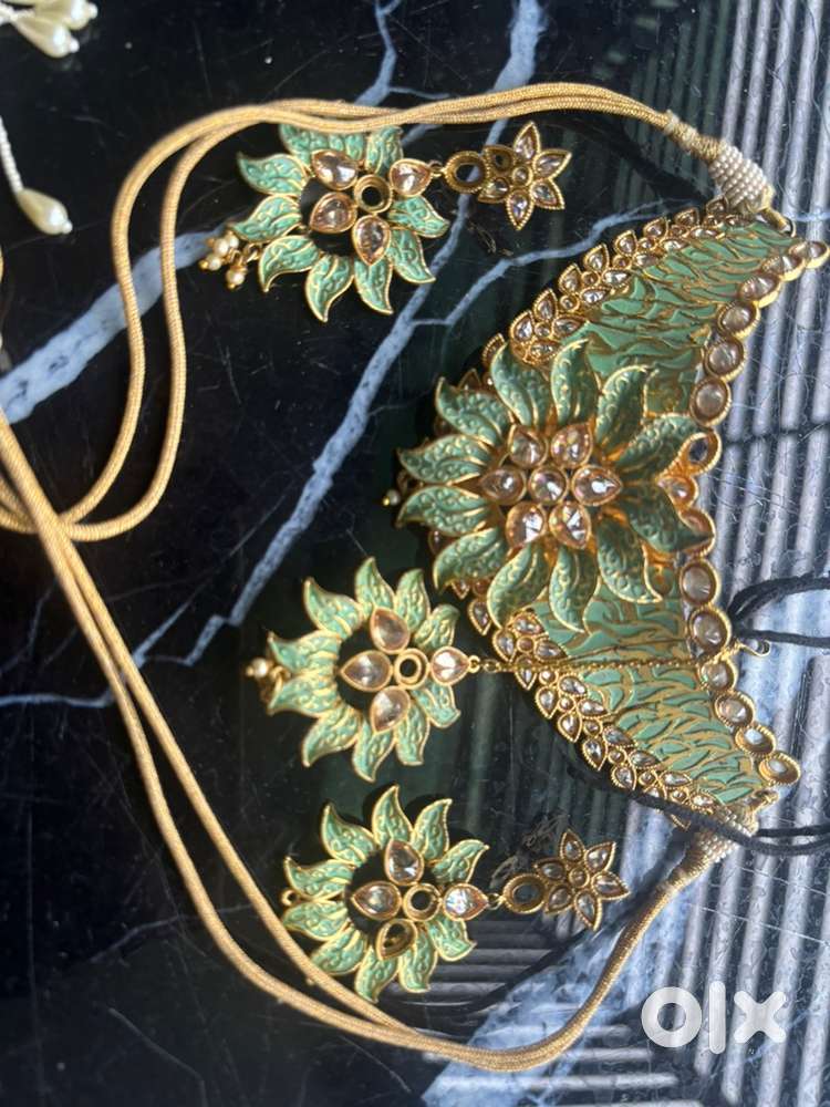 Full necklace
