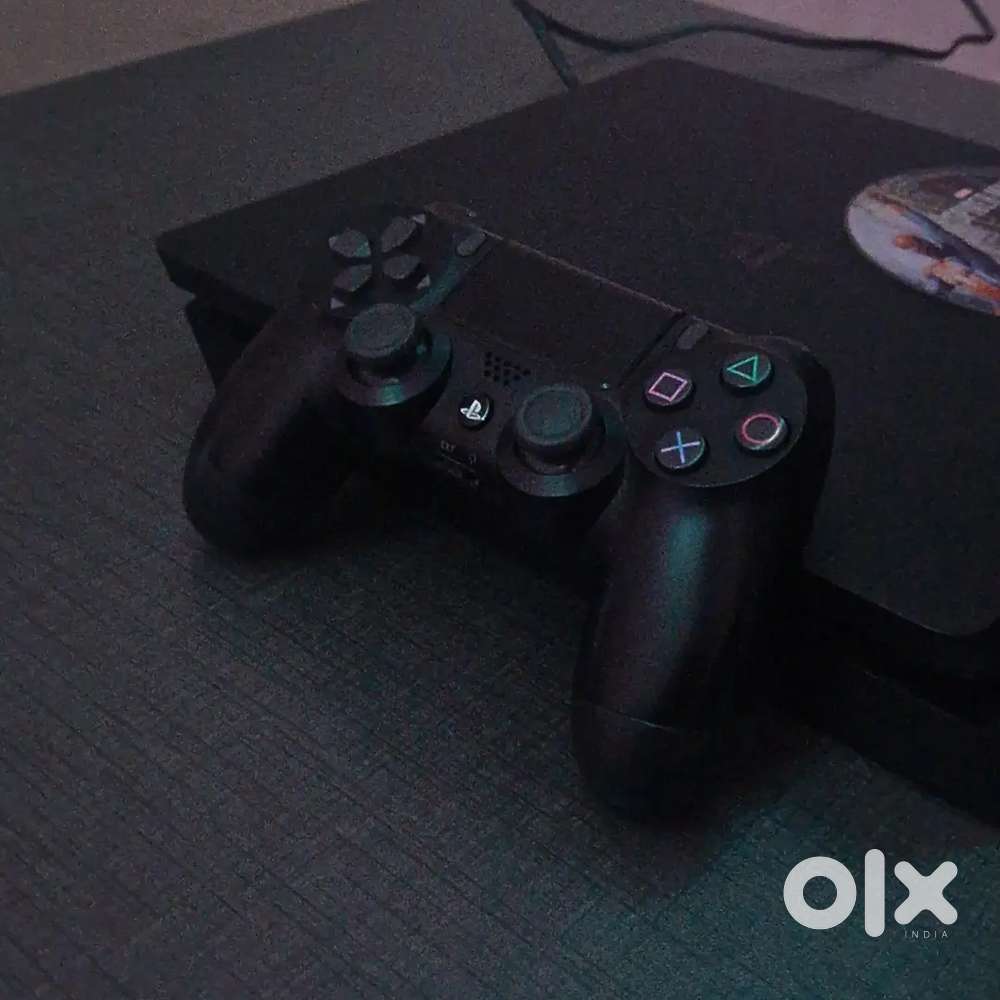 PS4 slim 1TB + Marvel's Spiderman 2018