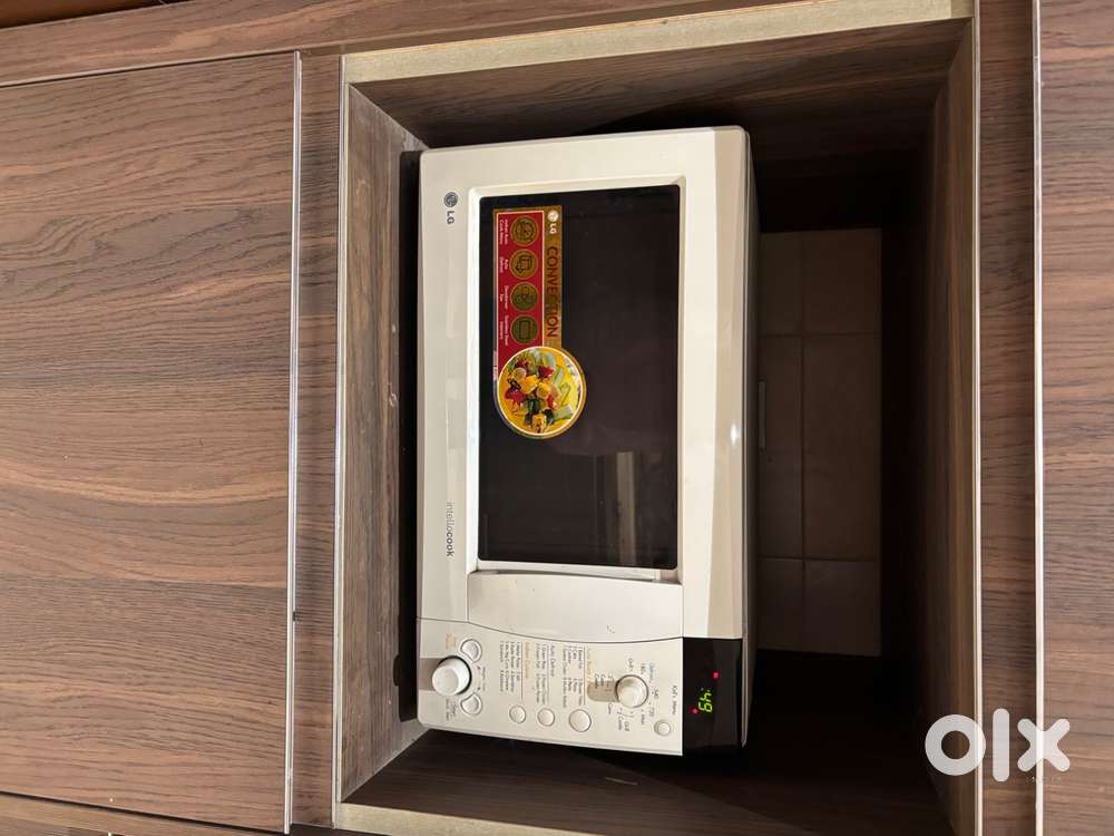 LG Microwave V Good condition