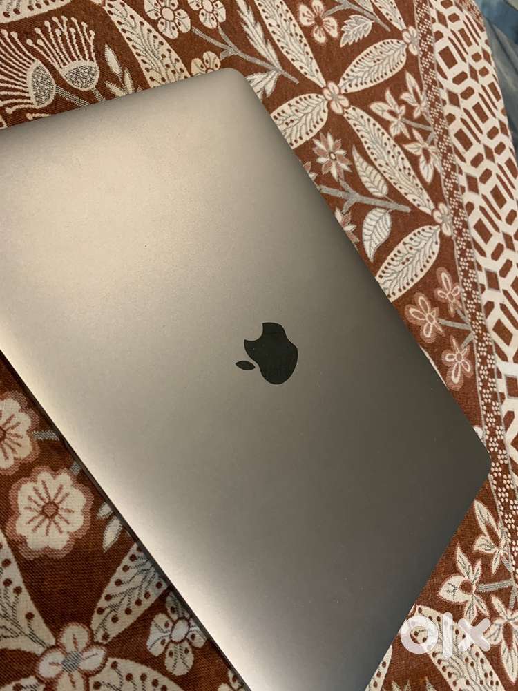 Macbook pro 2019 16gb 256gb with touch bar
