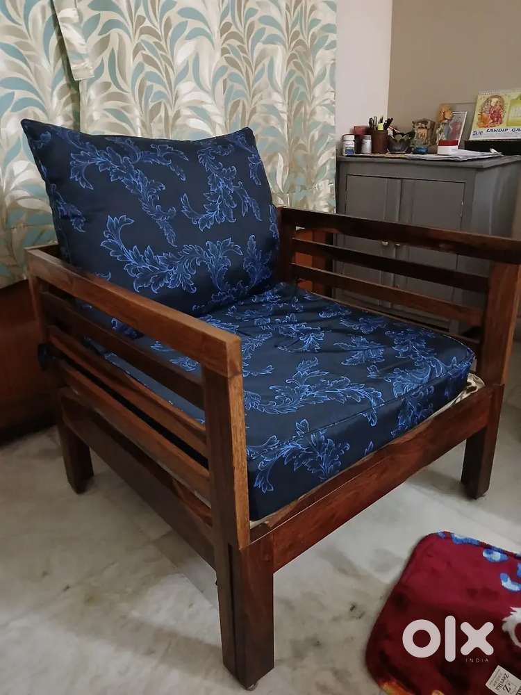 Single seater sofa