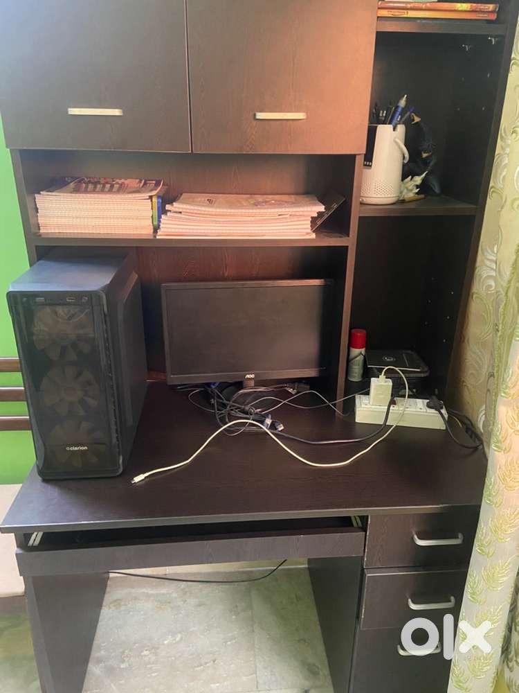 Study computer table