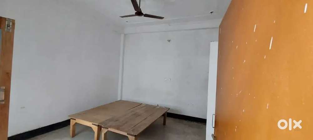 Single Room with bathroom, toilet , larg common lobby