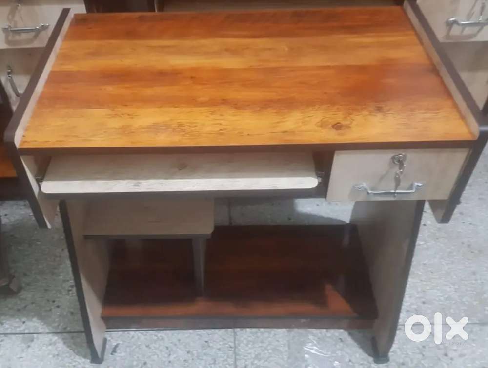 Brand new computer table