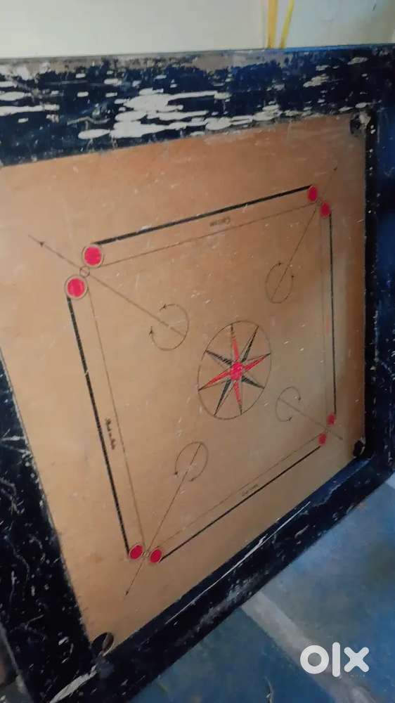 Club carrom board