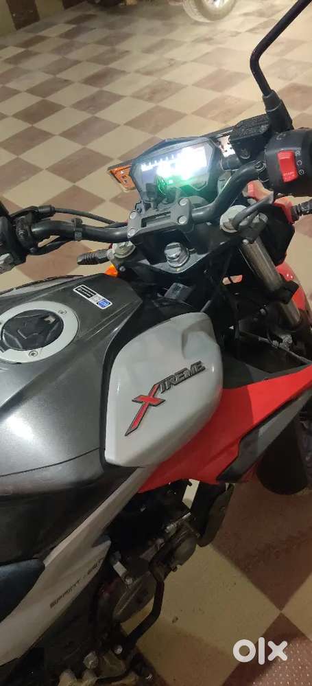 Hero Xtreme 125r, Split seat abs