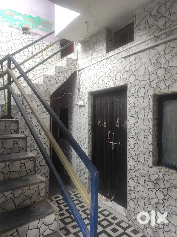 Room avilable for rent only boys