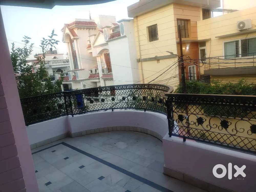 Newly Semi furnished property in Triveni Nagar near Daliganj crossing