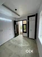 4 Bds - 3 Bathroom - 1800 sft 2 MIG Flat 1st 2nd floor wid Roof