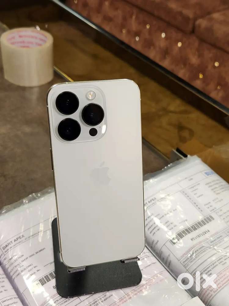 Iphone 15 pro white colour ( 256 GB )