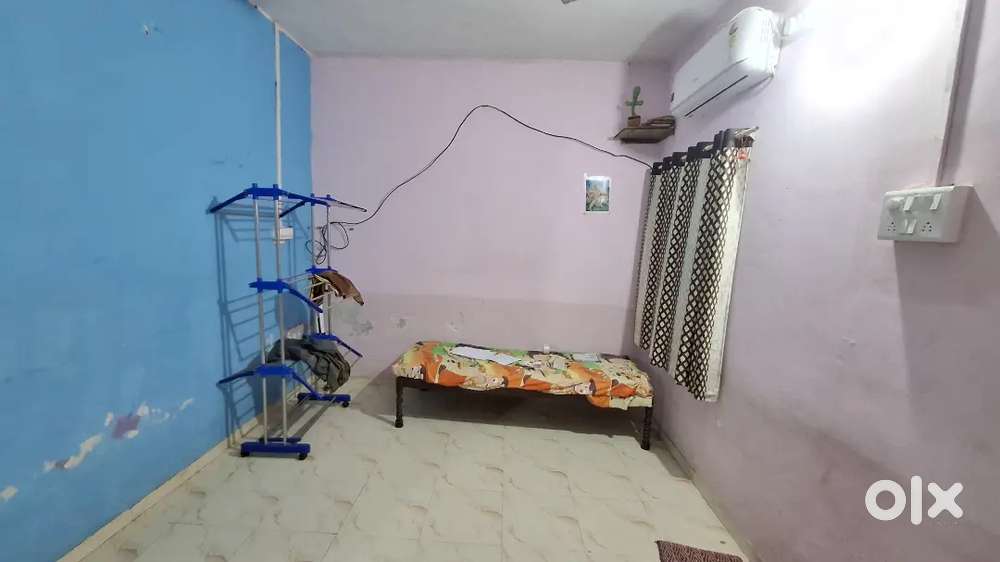 1BHK SAMIFURNISED HOUSE FOR RENT NEW SAMA ROAD