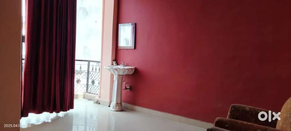 Floor for rent (for family, girls)