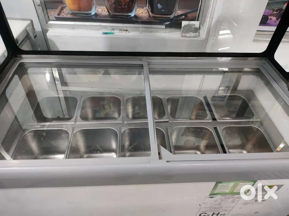 Western ice cream display