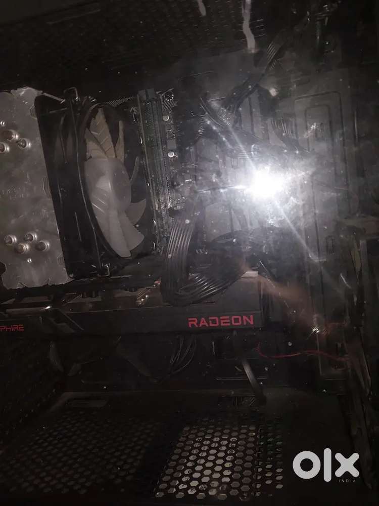 Saphire Pulse RX 6600 XT 8gb (AMD GPU)