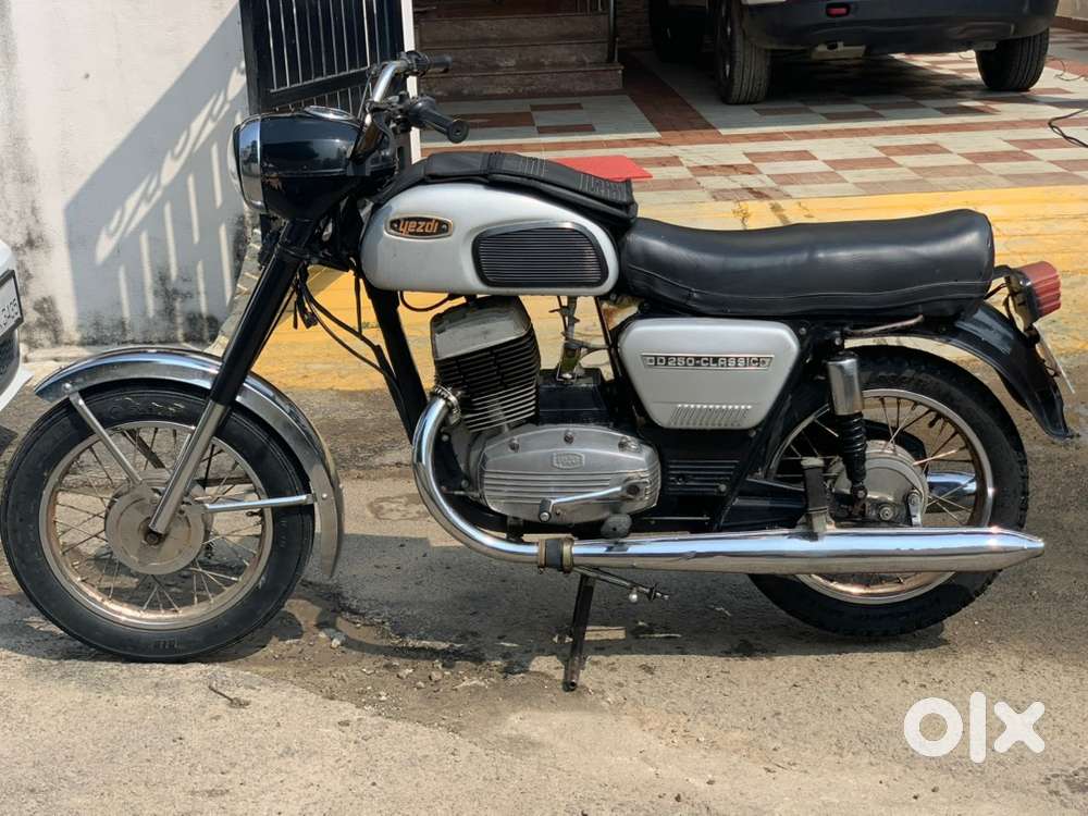 Yezdi D250 Classic 1986  Fully restored  7000 kms  With spares  TN