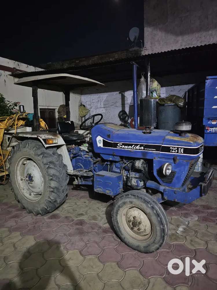 Sonalika 725  (2 cylinder)