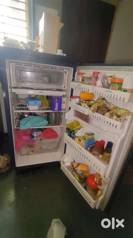 Goodrej refrigerator 165 L