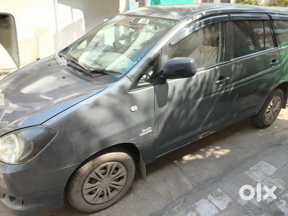 Toyota Innova 2011 Diesel 128000 Km Driven