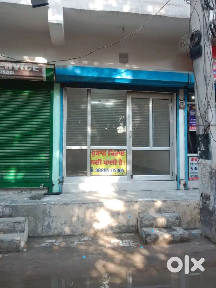 Good location in bathinda Double story Shop