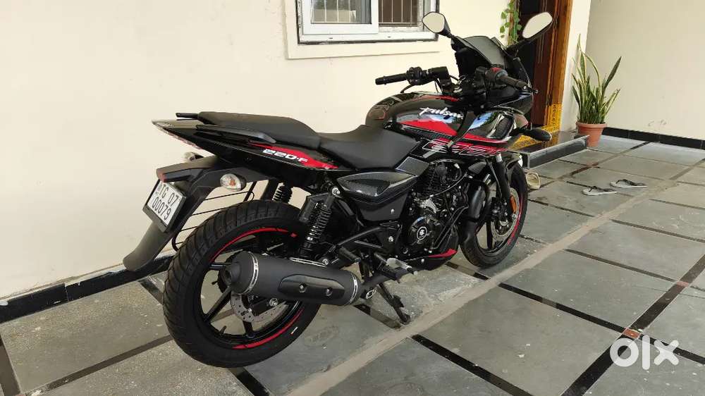 Pulsar 220 Hardly driven 22.0 km a day