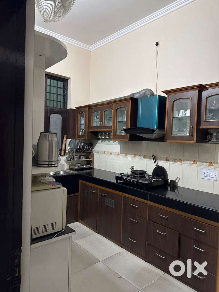 6 Top kitchen cabinet + 1 Chimney