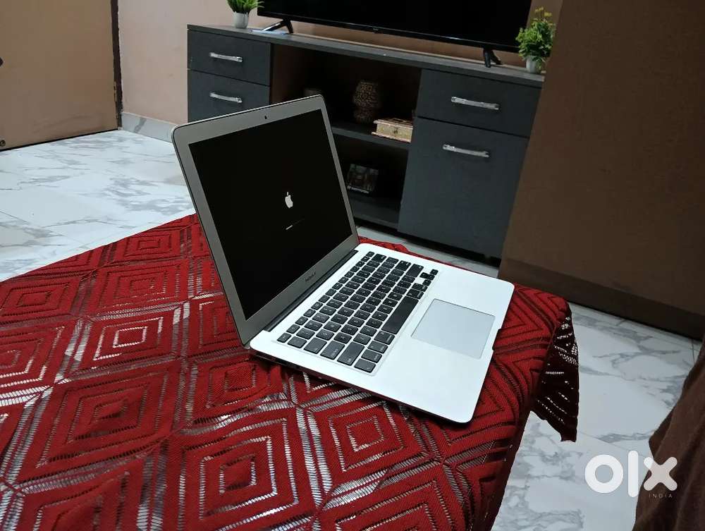 LEAST USED APPLE MACBOOK LAPTOP (BEST CONDITION)