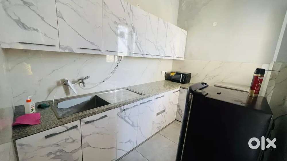 3BHK UNFURNISHED FOR WORKING FAMILY ONLY