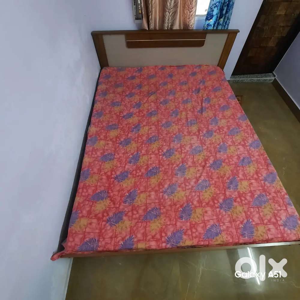 Wooden Queen Size Bed