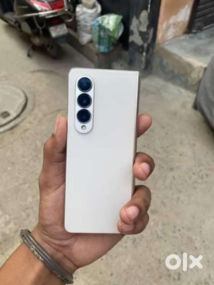 Samsung fold 4