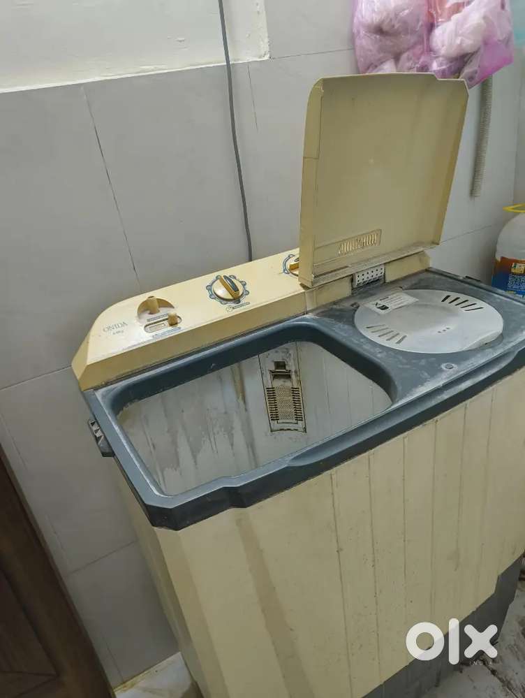Semi Automatic Onida Washing Machine