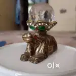 Room showpiece for Home decoration with diamond look stone