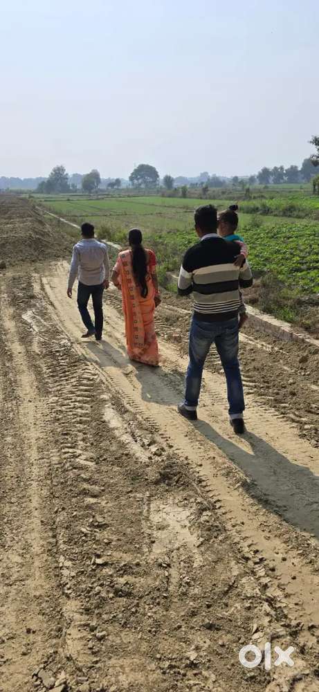 पिंडरा मार्केट के बिल्कुल नज़दीक में प्लॉट खरीदे तुंरत मकान बना कर रहे