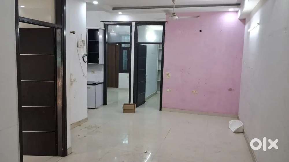 2bhk independent floor Gurand floor