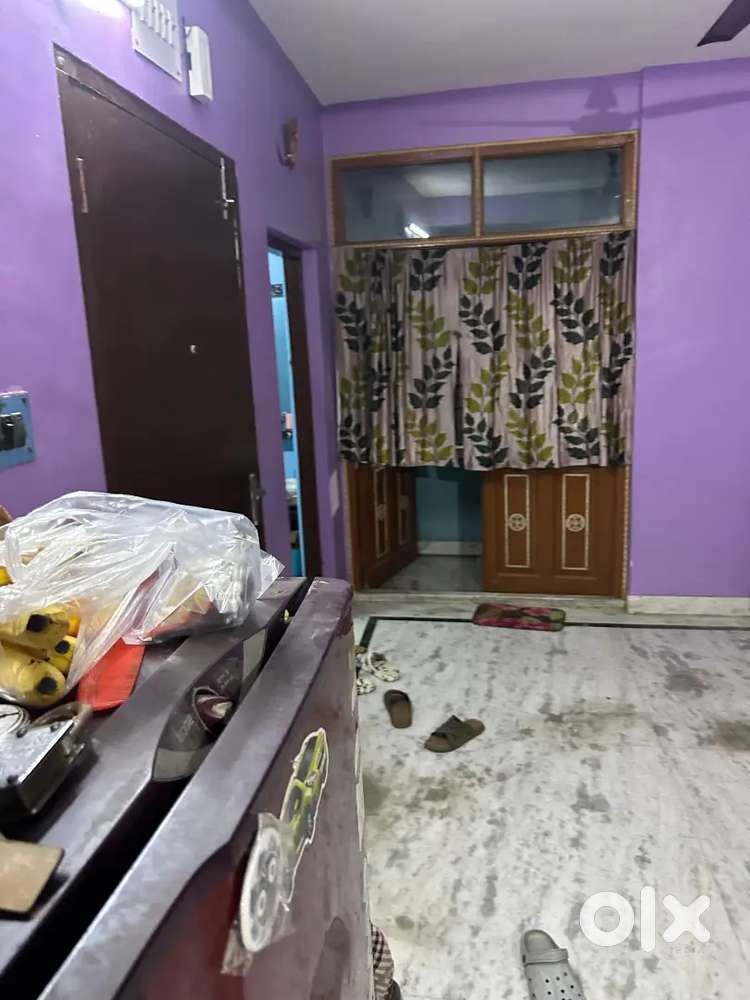 Single Room available in pre occupied 2bhk
