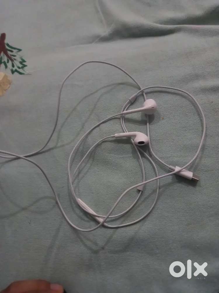 Apple earpods type-c