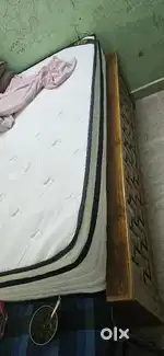 King size spring mattress, 12 inch thick. Imported piece good quality
