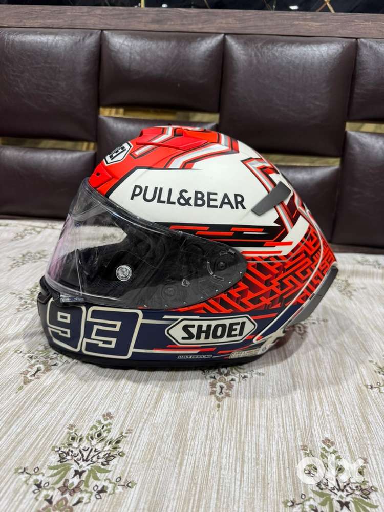 Shoei helmet x-14 marquez 5 in excellent condition.