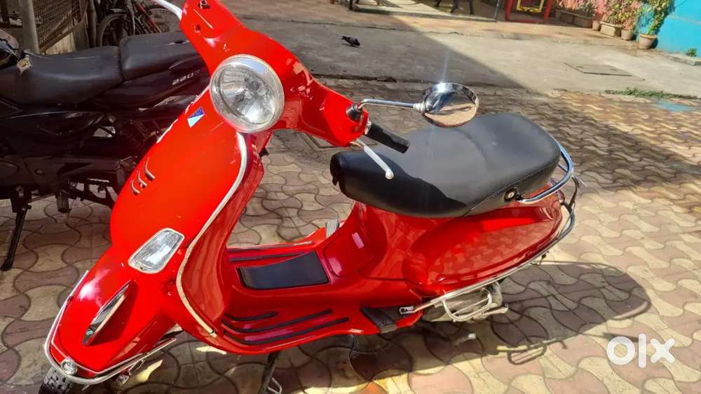 Vespa lx red colour Scotty in good condition.