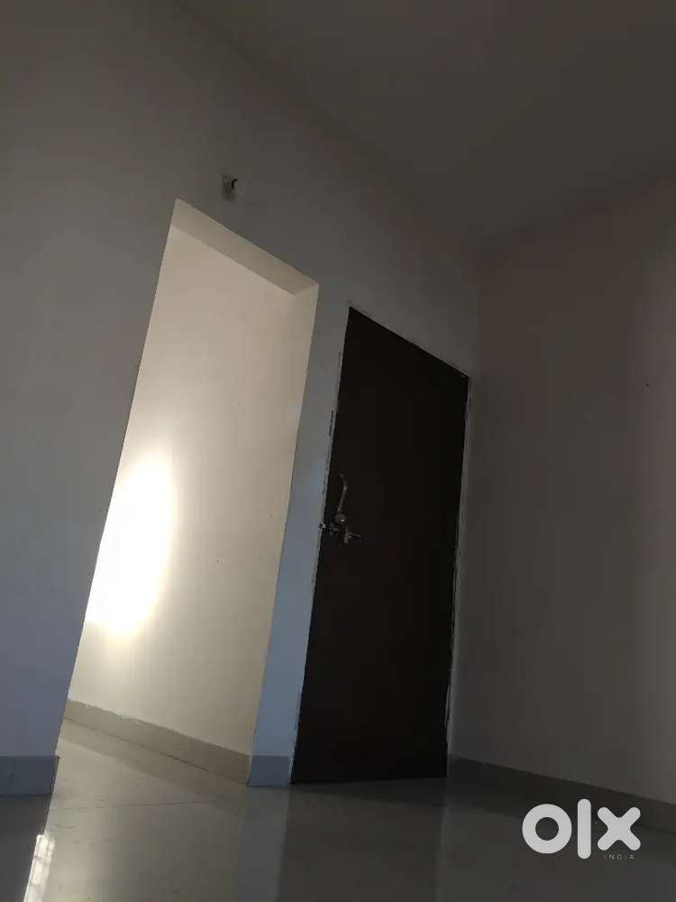 Roommate pahije मुलगी mulgi