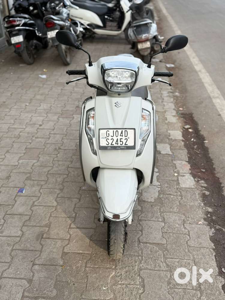 Suzuki Access 11/2021 (5555 ભરીને બાકીની લોન ભાવનગરના ડોકયુમેનટ પર)