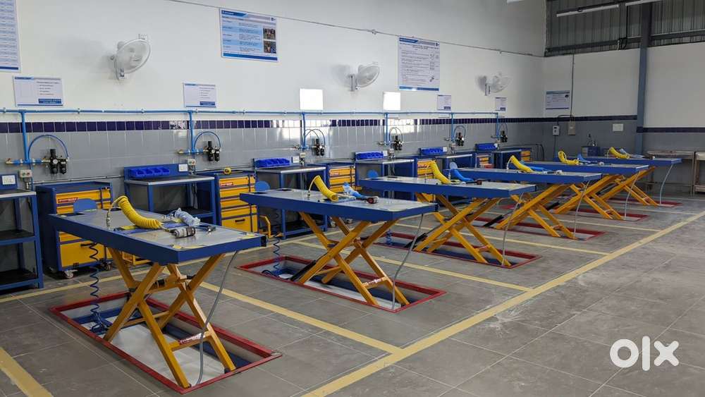 Wanted 2 wheeler mechanics fot bajaj showroom