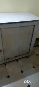 Tailoring cutting table