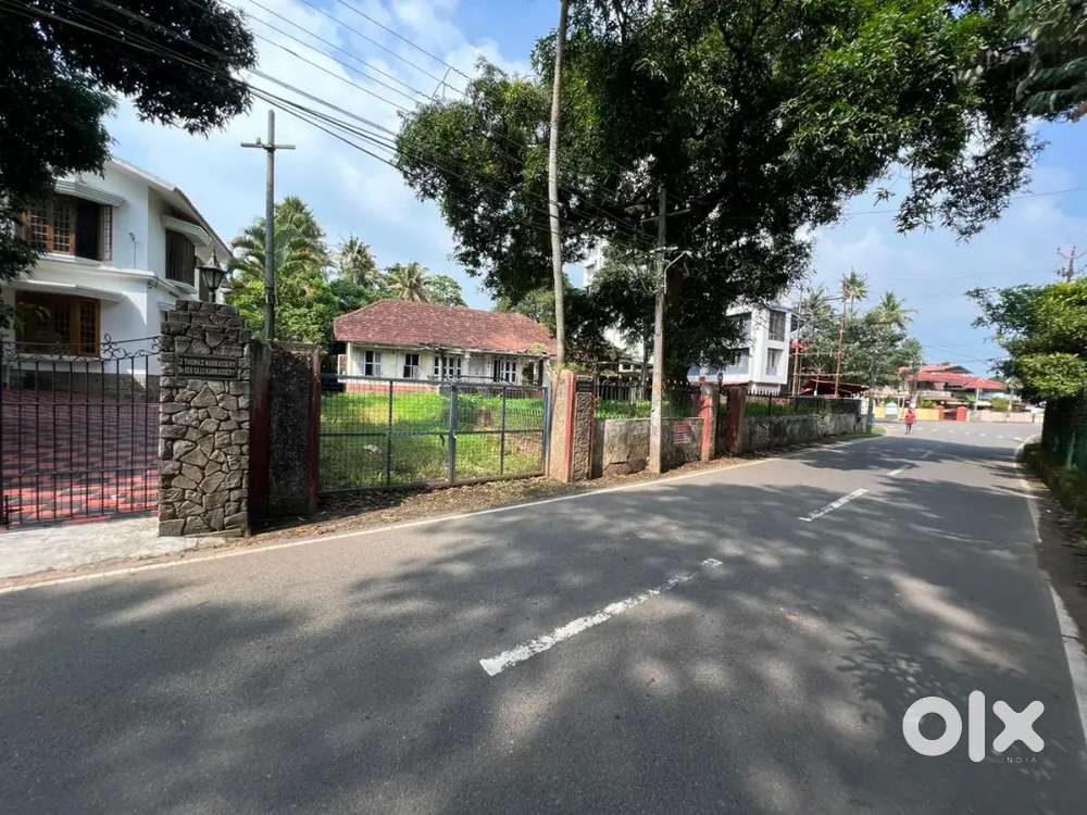 40 cent commercial plot in KTM EKM road frontage 6 lak per cent neg.